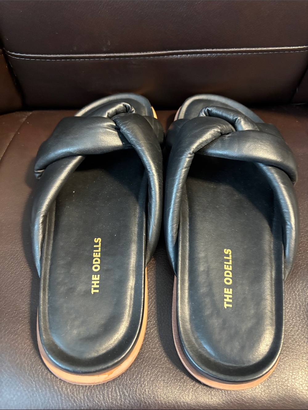 The Odells Women's Black Knotted Slide Sandals - Picture 3 of 3